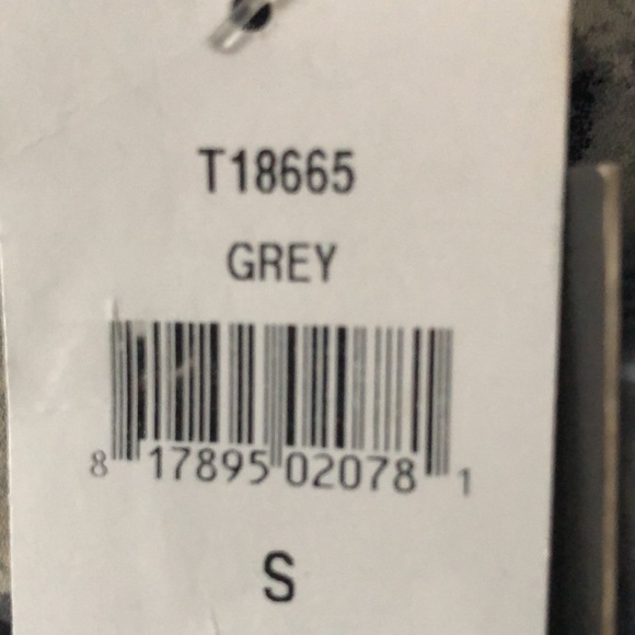 GRACIA puff frill sleeve cheetah blouse. - Picture 8 of 8